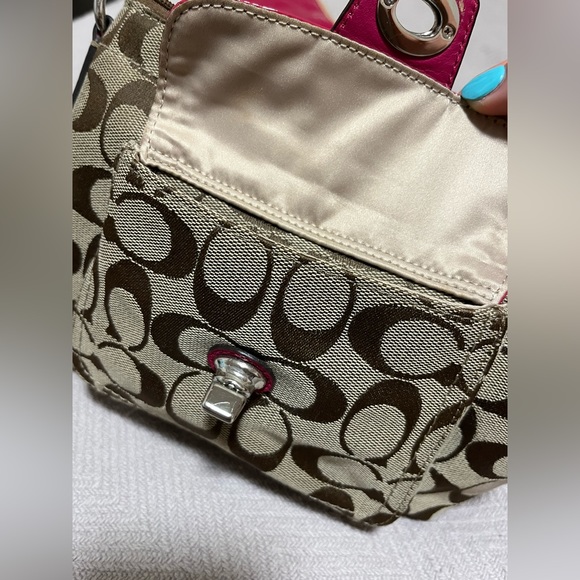 COACH Adjustable crossbody bag - Picture 2 of 4